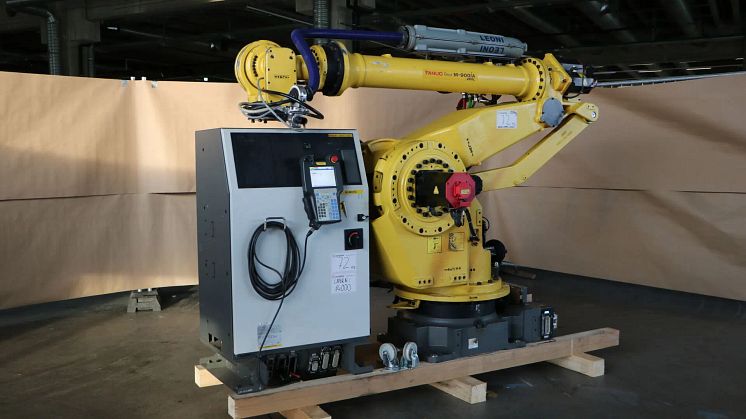 2 FANUC M-900iA 260L industrial robot