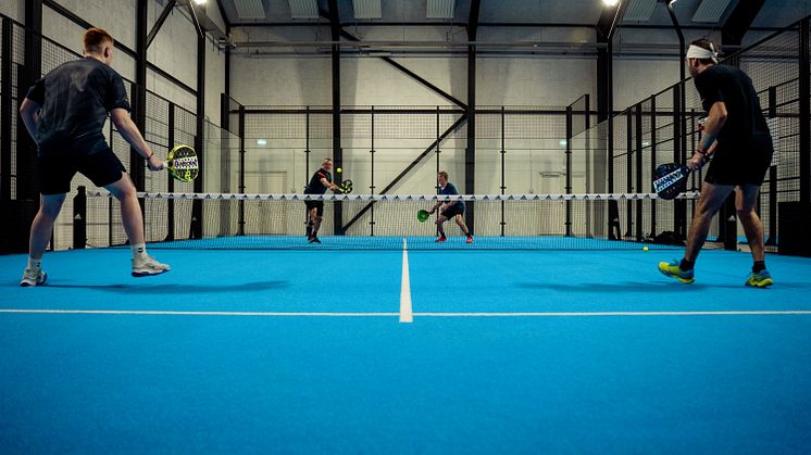 Der var godt gang i de 8 indendørs padelbaner
