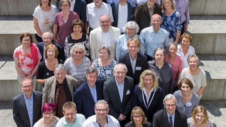 Konferenz-TeilnehmerInnen: Prof. Dr. Dolores Sanchez Bengoa (4. Reihe, 3.v.li.).
