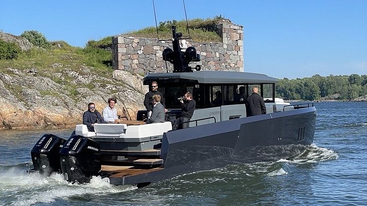 Garmin_XO-Boats.jpeg