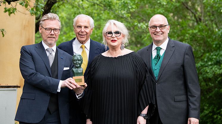Årets Jussi Björling-stipendiat Iréne Theorin tillsammans med Karl-Magnus Fredriksson, Anders Wall och Gunnar Lundberg. (Foto: Karin Röse)