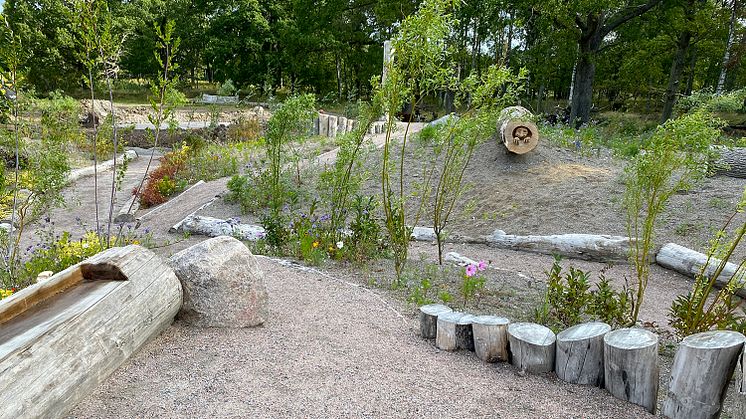 En lekotop utgår från naturbaserade lösningar för att skapa rum för leken. Foto: Urbio
