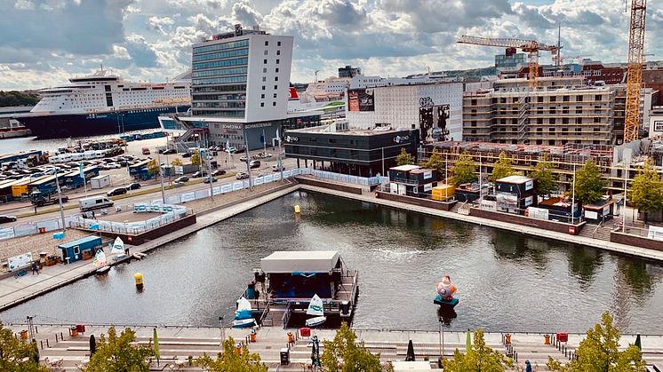 Das Live-Areal am Bootshafen bietet viel Platz für die Besucher*innen des Bootshafensommers.
