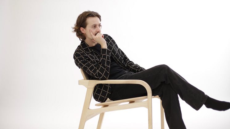 På bild: Möbeldesigner & Produktutvecklare Simon Sandkvist