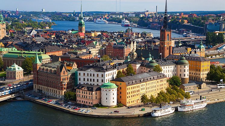 Priserna på bostadsrätter stiger i hela landet, och som mest stiger de i Stockholm.