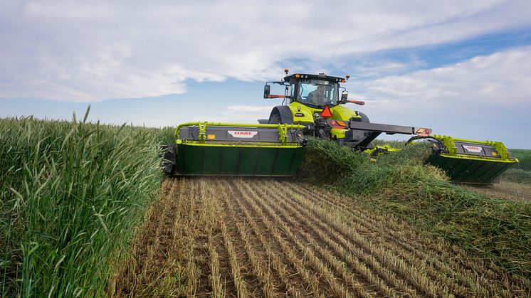 CLAAS DISCO 9700 RC AUTO SWATHER: The specialist for high forage volumes and gentle conditioning 