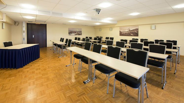 conference-room-medium-quality-hotel-maritim.jpg
