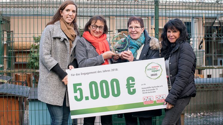 "tierisch engagiert" Award: 5.000 € für die Katzenhilfe Karlsruhe