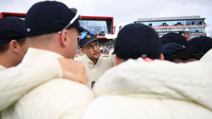 England Test captain Joe Root addresses his team (Getty Images)