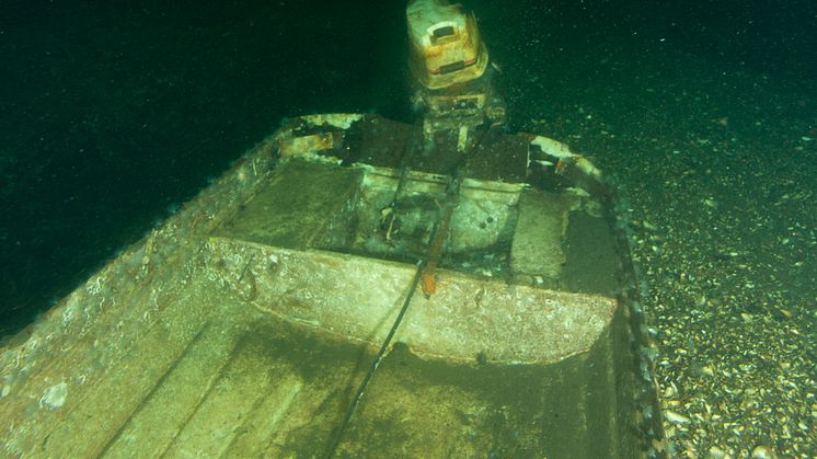 Mange fritidsbåter ender sine dager på havets bunn. Den nye vrakpantordningen vil forhåpentligvis gjøre det mer attraktivt å levere inn gamle båter til godkjente avfallsmottak. Foto: Rune Haldorsen, Storebrand
