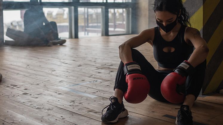 Trötthet, håravfall och depression vanliga restsymptom 1 år efter Covid visar ny studie. Bild: Pexels CC0.