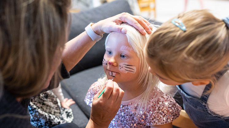 Ansiktsmaling i Simenstua bhg okt 22 - 8 - 9I4A5215 - Foto Øyvind S Endal