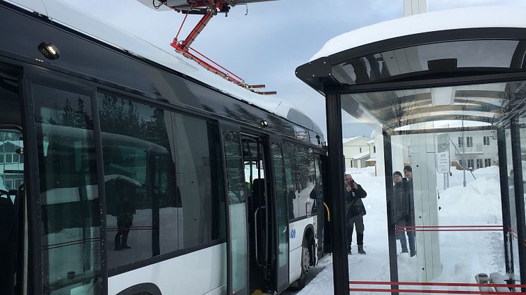 De nya elbussarna i Östersund kommer att laddas via en så kallad pantograf.