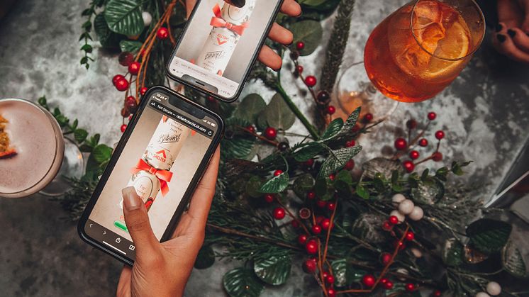 The Botanist Teams Up With Duni For Christmas eCrackers!