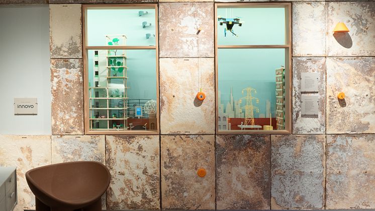 Mycelium insulation is used in the converted flat set in 2049.jpg