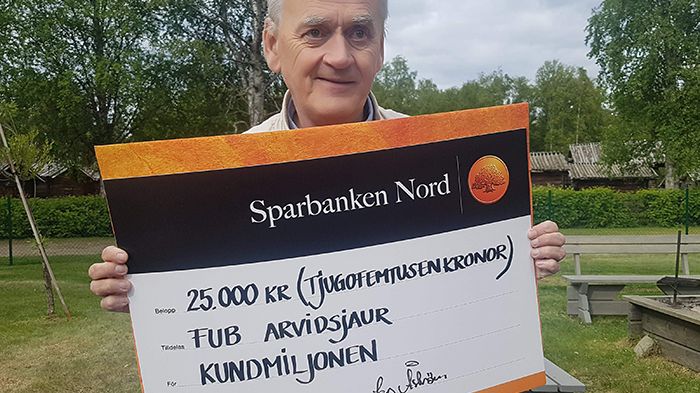 Jan Åström skänker sin del av Kundmiljonen till FUB i Arvidsjaur