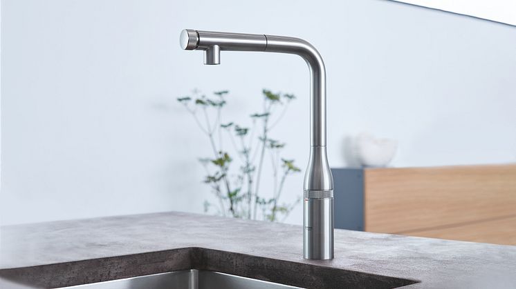 GROHE Essence SmartControl kjøkkenkran er tidløs og innovativ.