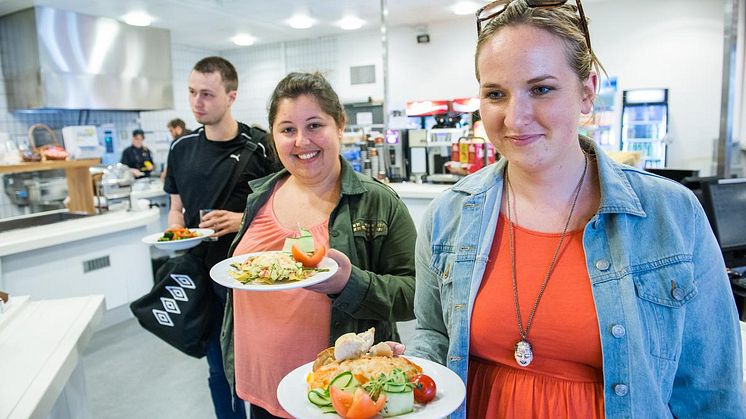 Studentene er fornøyde med servicen på studentkafeene.