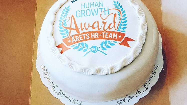 Tårta levererad till Consids HR-team, nominerade till Human Growth Award 2017