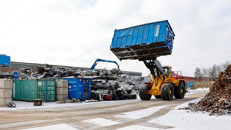 Volvo L350H i containerhantering - Stena Recycling
