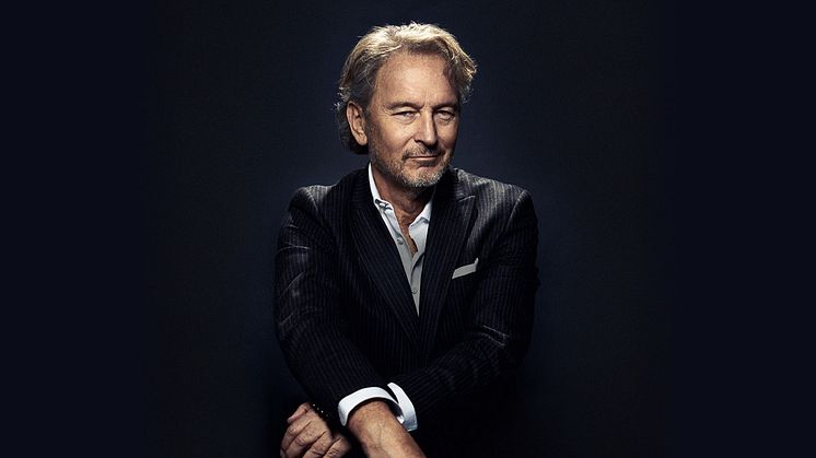 ​TOMAS LEDIN GÖR INTIM SPELNING PÅ NALEN