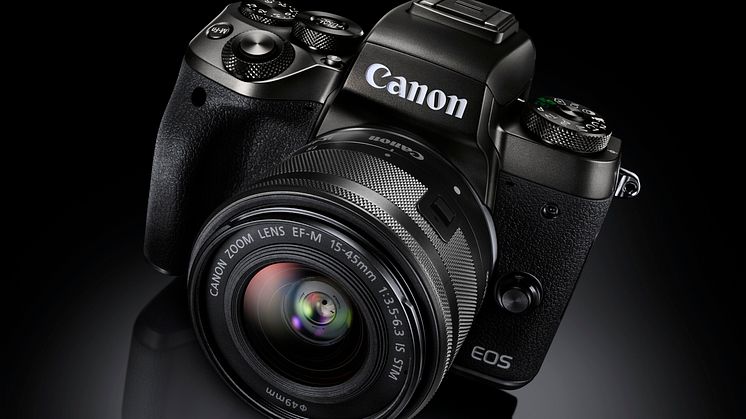 EOS M5 Gallery wEF-M 15-45 BK Background BEAUTY