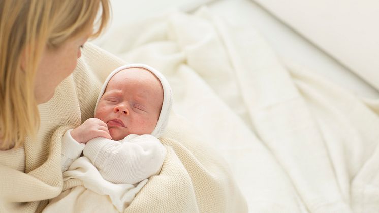 Unterstützung für Frühchen-Familien – dm übernimmt die Patenschaft für die Frühchen-Hotline des Bundesverbands „Das frühgeborene Kind“ e. V.