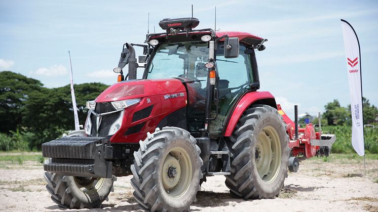 The Robot Tractor (YT5113A)