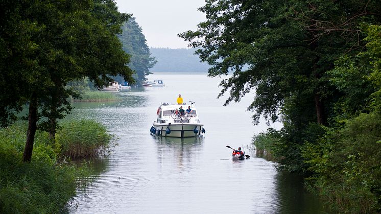 Auch auf dem Charterboot kann man ab Pfingsten wieder übernachten. Foto: TMB-Fotoarchiv/Yorck Maecke Le Boat. 