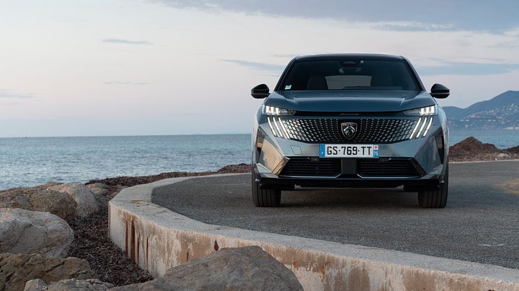 PEUGEOT_E3008TESTDRIVE_2402TC190