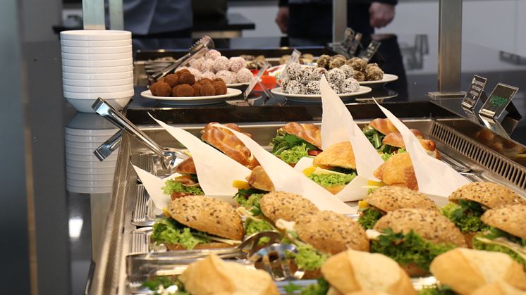 Bistrofläche wird zum Lern-, Arbeits- und Aufenthaltsraum