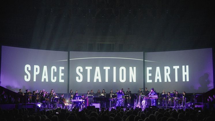 SPACE STATION EARTH showet