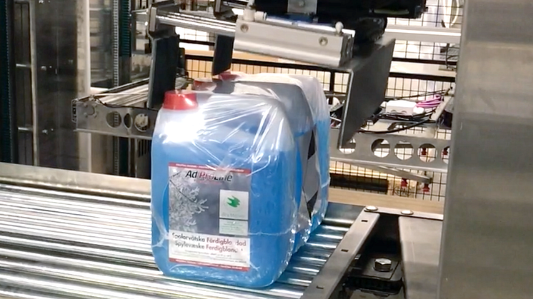 Arom-dekors nya plockrobot "in action".