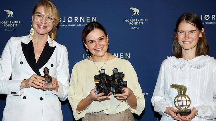 NF_Priser Mille Dinesen, Louise McLaughlin, Malou Reymann  credit Kristian Septimius Krogh.jpg