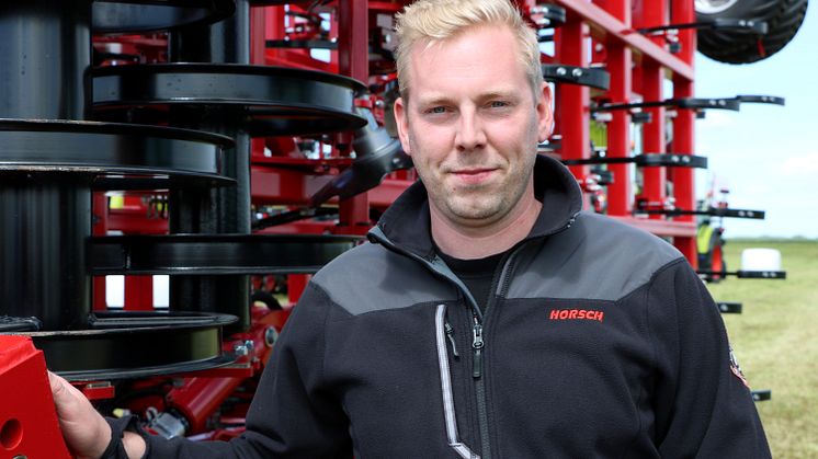 Daniel Andersson är ny medarbetare på Swedish Agro Machinery. 