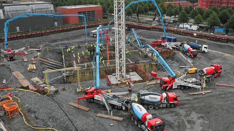 Gjutning av Karlatornets markplatta. Göteborg.