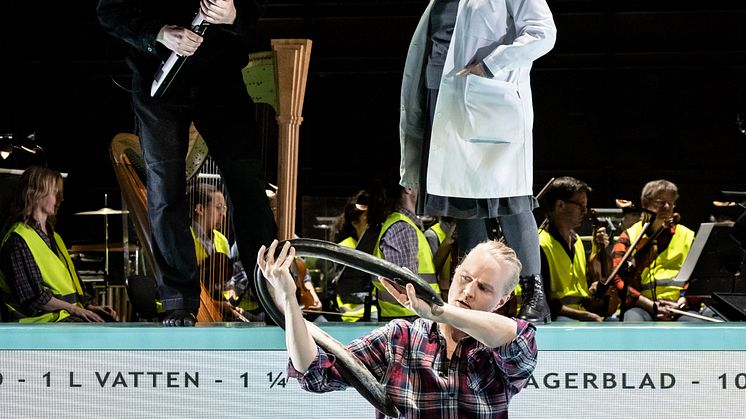 Ålevangeliet_folkoperan-emil-jonason-linnea-andreassen-wiktor-sundqvist-foto-sören-vilks