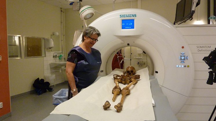 Computer tomography examination of a medieval king