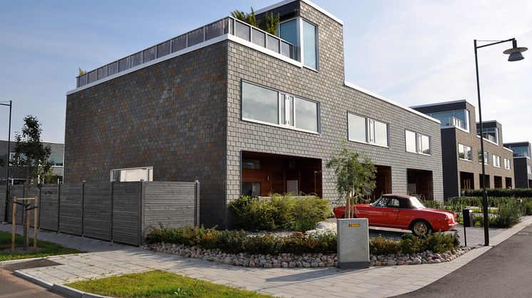 Skifferhusen i Maria Park Helsingborg med takskifferfasader. Arkitekt Wingårdhs