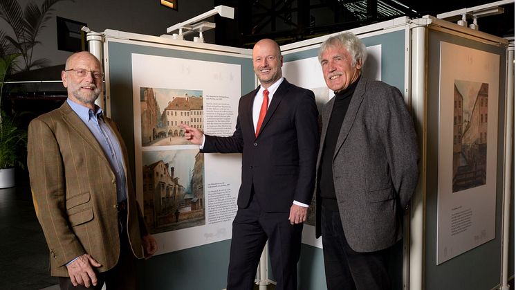 (v.li.) Weinwirt Edmund Neuner, Nachfahre des Auftraggebers der Bilder, Vorstandsvorsitzender Ralf Fleischer und Dr. Richard Bauer bei der Ausstellungseröffnung.