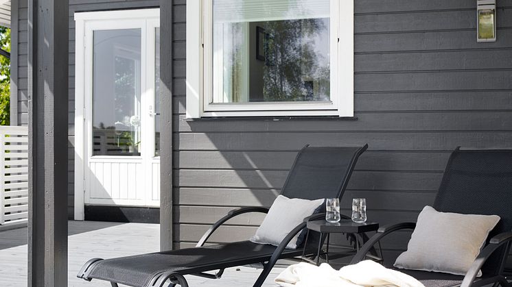 JOTUN 9937 Aske - 9918 Klassisk hvit - TREBITT Terrassebeis 9073 Shimmergrå