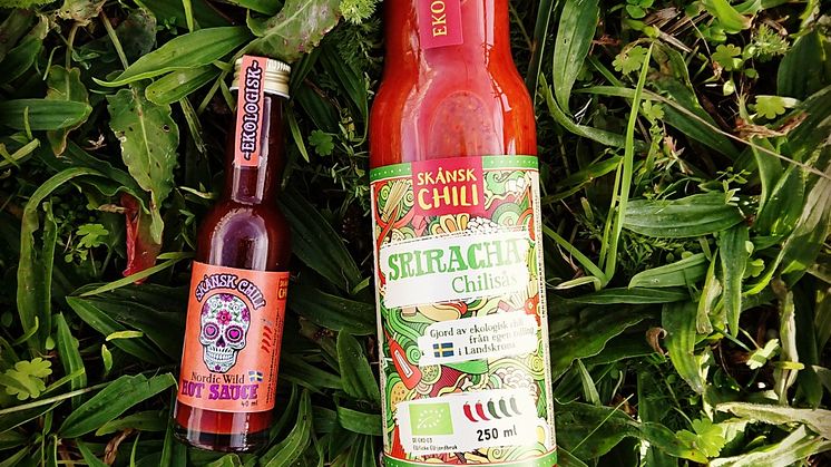 Nordic Wild Hot Sauce och Sriracha Chilisås från Skånsk Chili. 