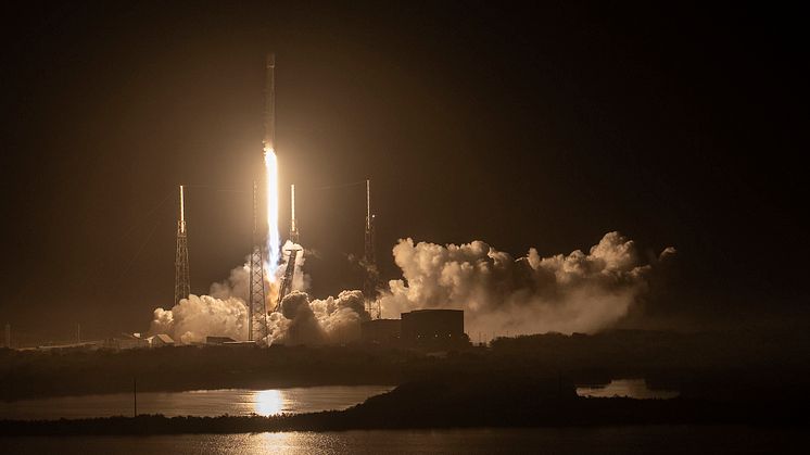 Eutelsat10B liftoff SpaceX 2
