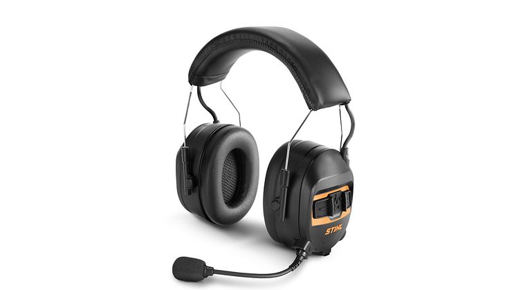 Den nye høreværnsløsning STIHL ADVANCE ProCOM muliggør tovejskommunikation med op til 16 tilsluttede headset, så brugerne kan føre samtaler med flere deltagere.
