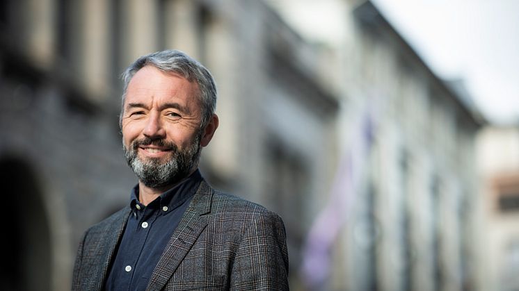 André Støylen har vært administrerende direktør i Sparebankstiftelsen DNB siden 2014, og styreleder i Amedia siden 2016. I løpet av våren blir han daglig leder i Amediastiftelsen på heltid. (Foto: Katrine Lunke)
