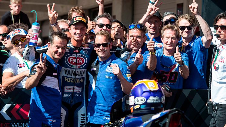 レース2で2位となり初の表彰台を獲得した#60 M・ファン・デル・マーク＆YZF-R1