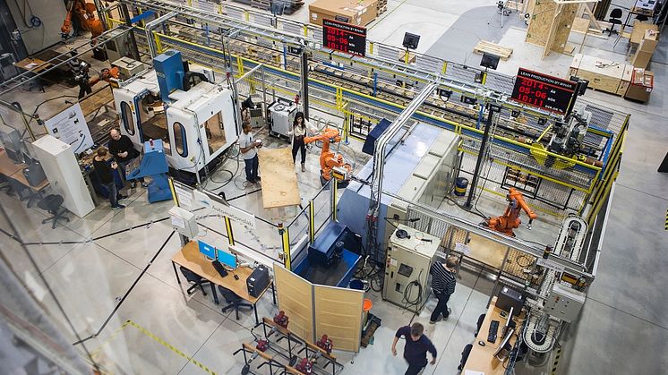 Tre industridoktorander från Högskolan Väst medverkar i den nya företagsforskarskolan Smart Industry Sweden.