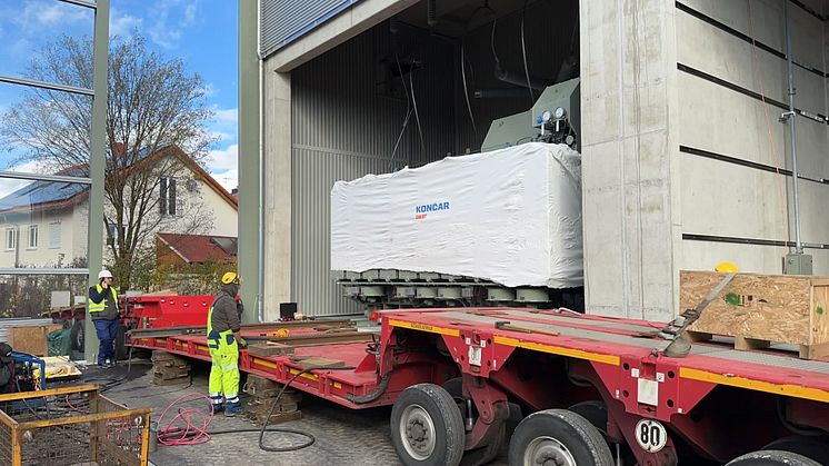 Ein neuer Trafo für das Umspannwerk Föhrenwald
