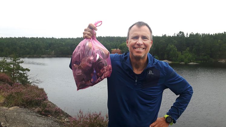 Ploggas initiativtagare Erik Ahlström kommer till Skåne 20-22 april för att i samarbete med Miljöpartiet i Skåne plogga – plocka skräp och jogga – på fem orter.