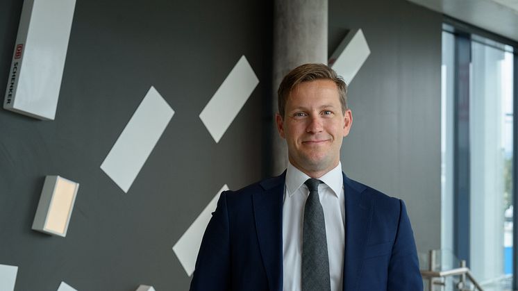 Christian Flatum, Head of Ocean freight, frågar sig: "Det är guldläge för att satsa hållbart. Så varför ser vi det inte hända?" 